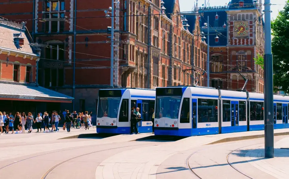 Hollanda’da aylık 49 euroluk sınırsız toplu taşıma bileti geliyor