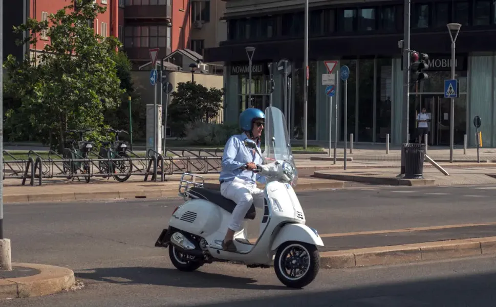 Fransa’da scooter ve motosikletlere yeni kural getirildi