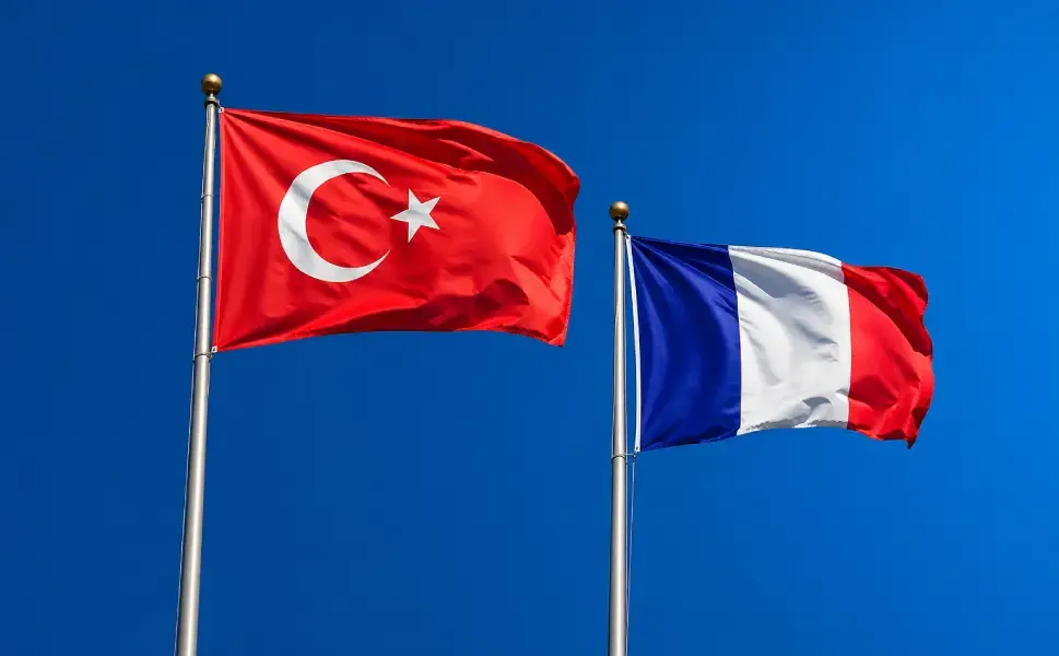 Fransa’da yaşayanlar Türkiye’deki gelirlerini beyan etmek zorunda