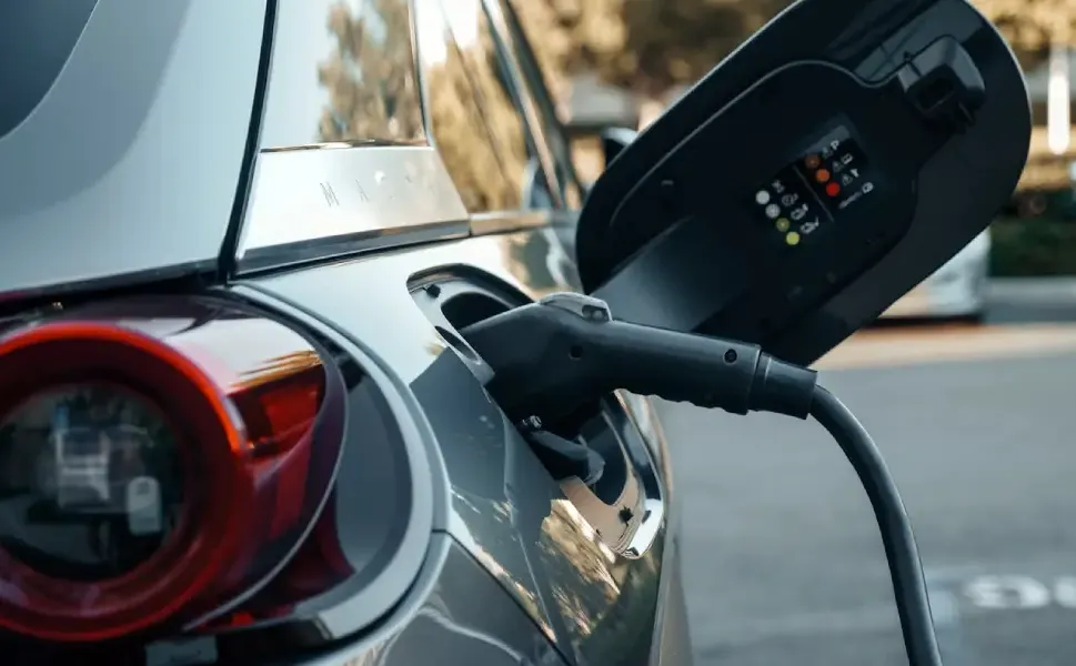 Almanya’da elektrikli araç alanlara 6 bin euroya kadar destek