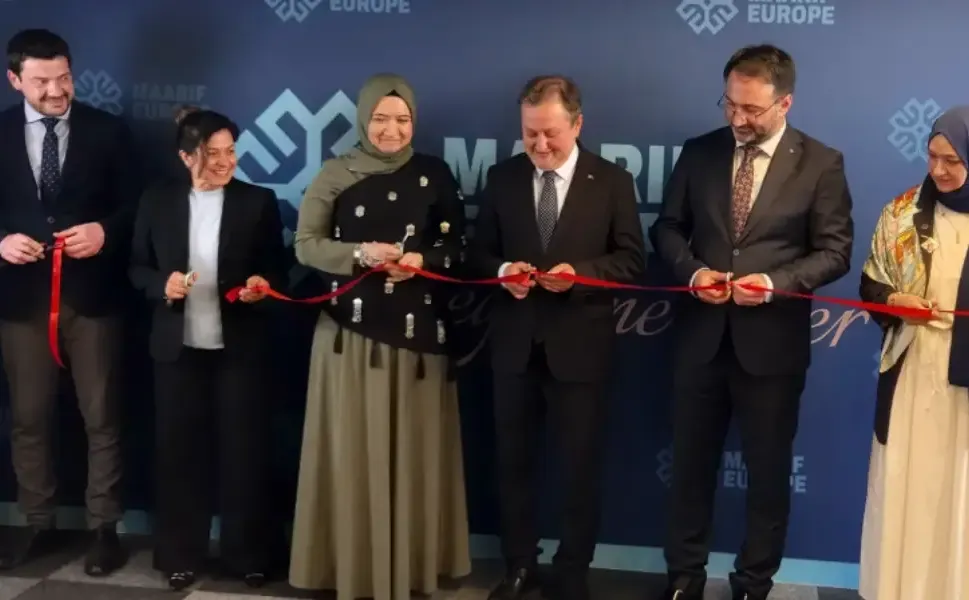 Amsterdam’da “Bağ Kurmak” Filografi Sergisi açıldı