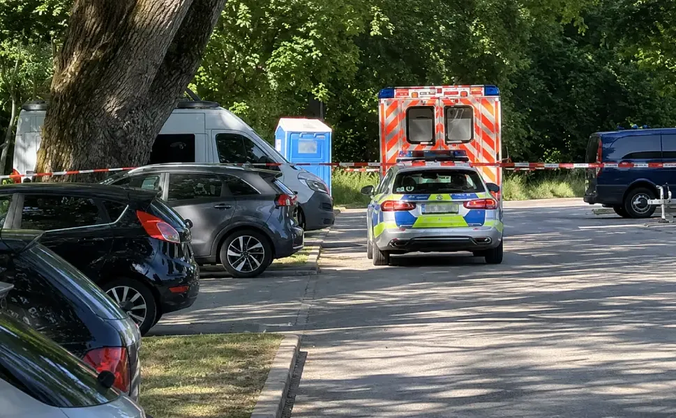 Almanya'da otomobilde unutulan 20 aylık bebek hayatını kaybetti
