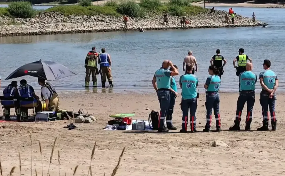 Hollanda'da nehirdeki çocukları kurtaran kadın akıntıya kapılarak hayatını kaybetti