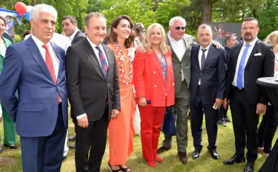 Türk-Hollanda Haring Partisi yaklaşık 400 davetliyi buluşturdu