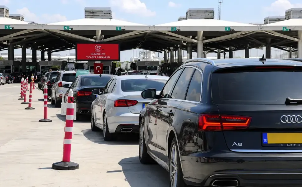 Gurbetçiler dikkat: Türkiye'de yabancı plakalı aracı kimler kullanabilir?