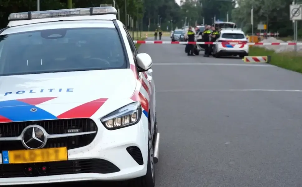 Hollanda'da 15 yaşındaki kız anne ve babasını öldürmekten tutuklandı