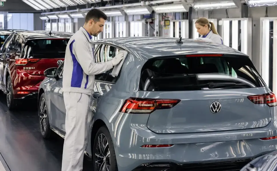 Volkswagen 100 bin kişiyi işten çıkarmayı planlıyor