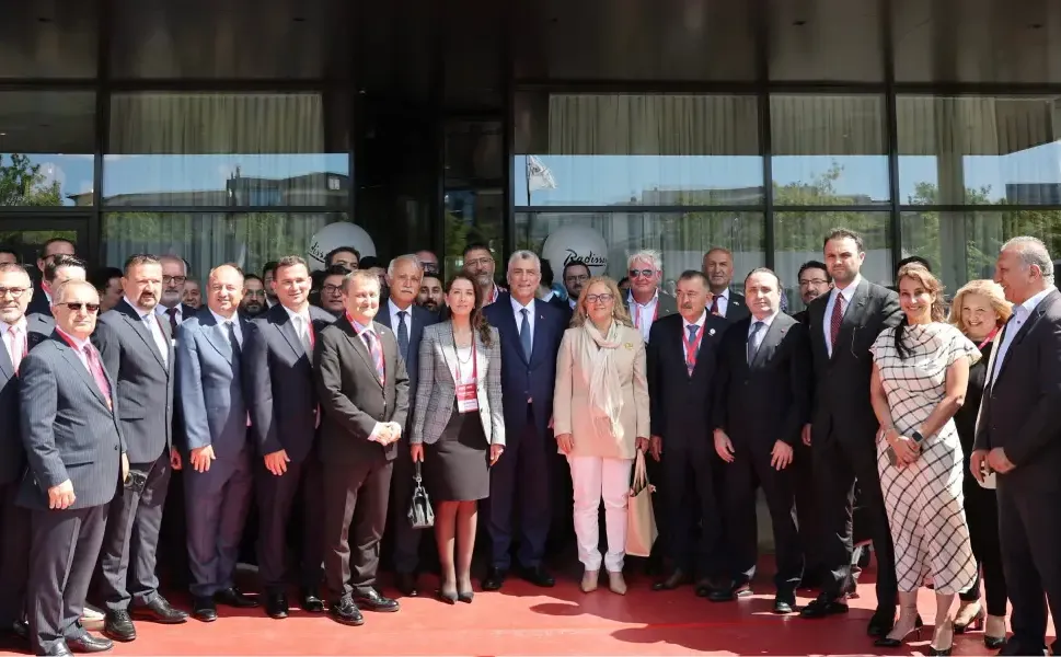 Bakan Bolat'tan Hollanda'daki Türk iş dünyasına mesaj: Hedef 15 milyar dolar