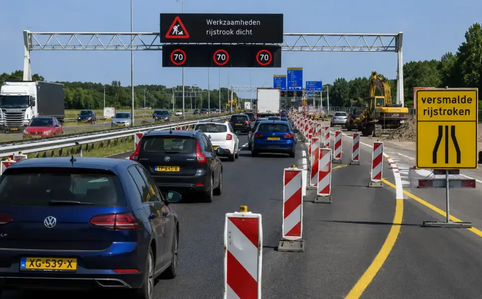 Hollanda'da yaz boyunca 11 güzergahta yol çalışması yapılacak