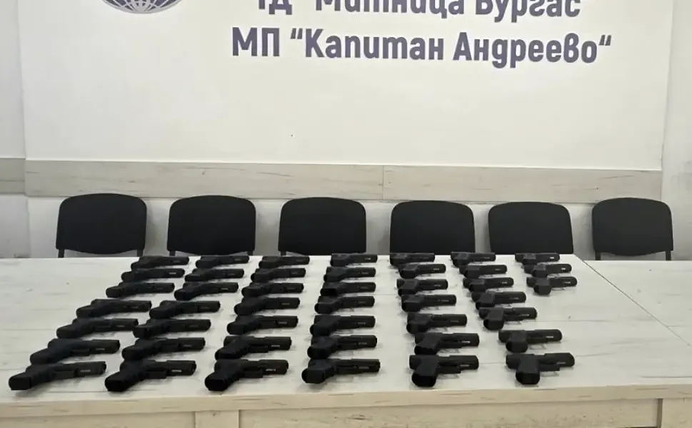Türkiye’den Almanya'ya giden Türk TIR'ında 45 tabanca ele geçirildi