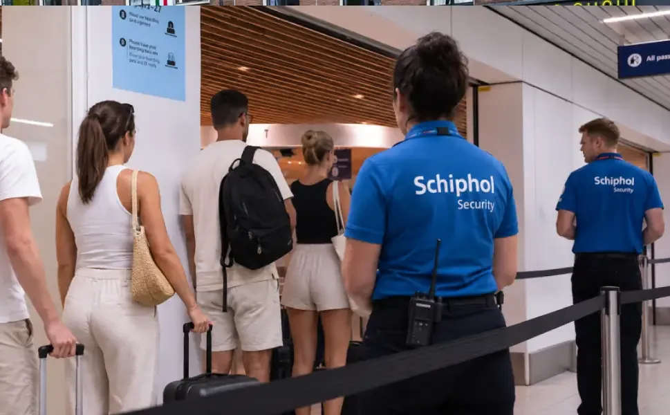 Amsterdam Schiphol'de güvenlik kontrollerinde eylem: Uzun kuyruklar oluşacak
