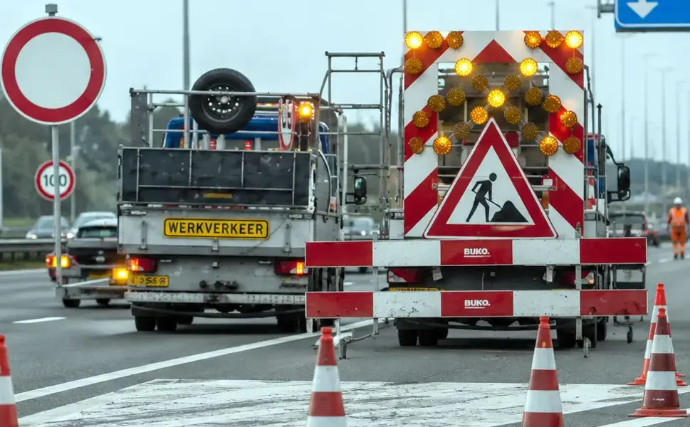 Hollanda'da A2'de bakım çalışması: Evden çalışın veya toplu taşımayı kullanın