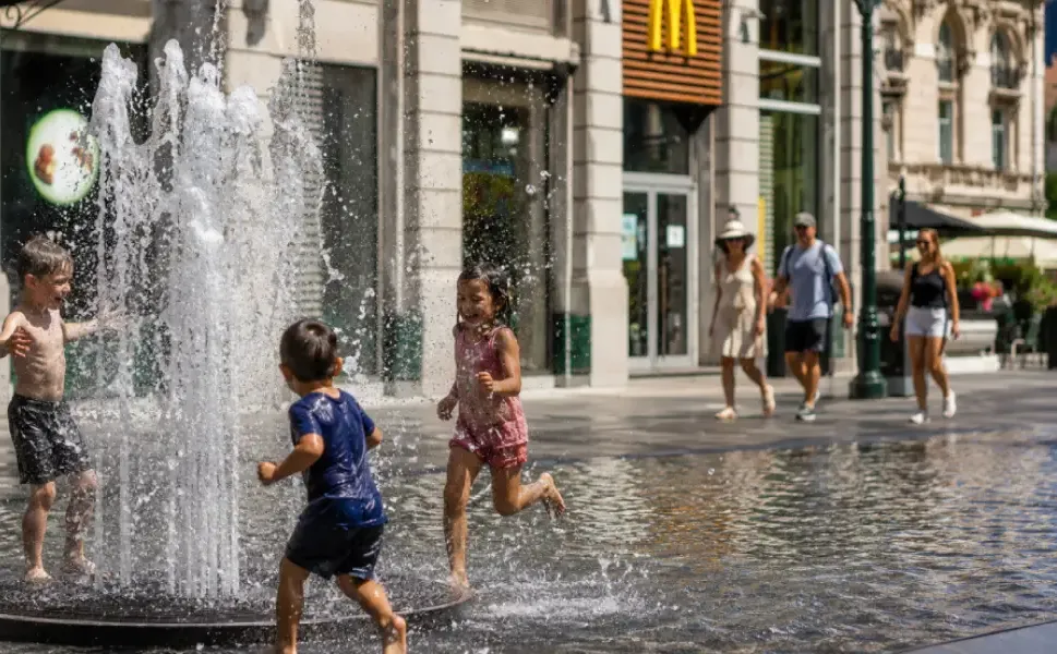 Amsterdam’da 19 süs havuzu E. coli şüphesiyle kapatıldı