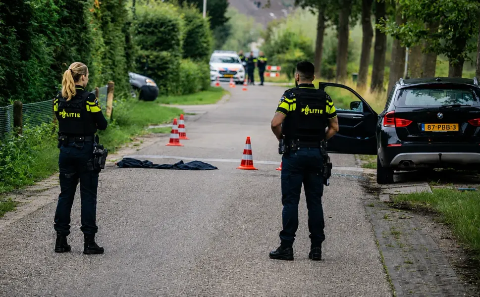Hollanda'da silahlı çatışmada bir kişi öldü, 2 polis yaralandı