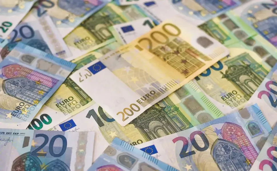 Almanya'da gençlere emeklilik birikimi için 200 euro devlet desteği