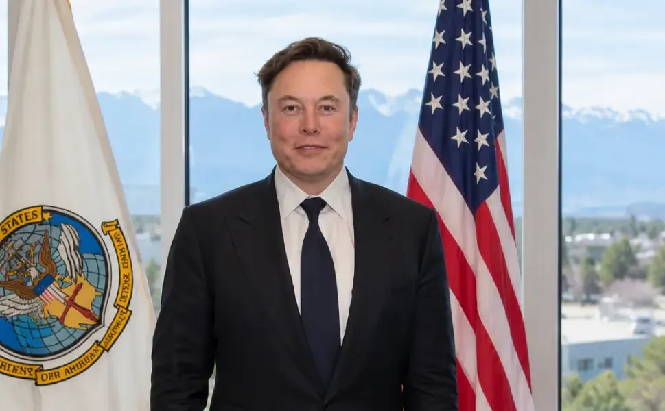 Elon Musk’a Pentagon’da yeni görev: Geleceğin savaşlarını inceleyecek
