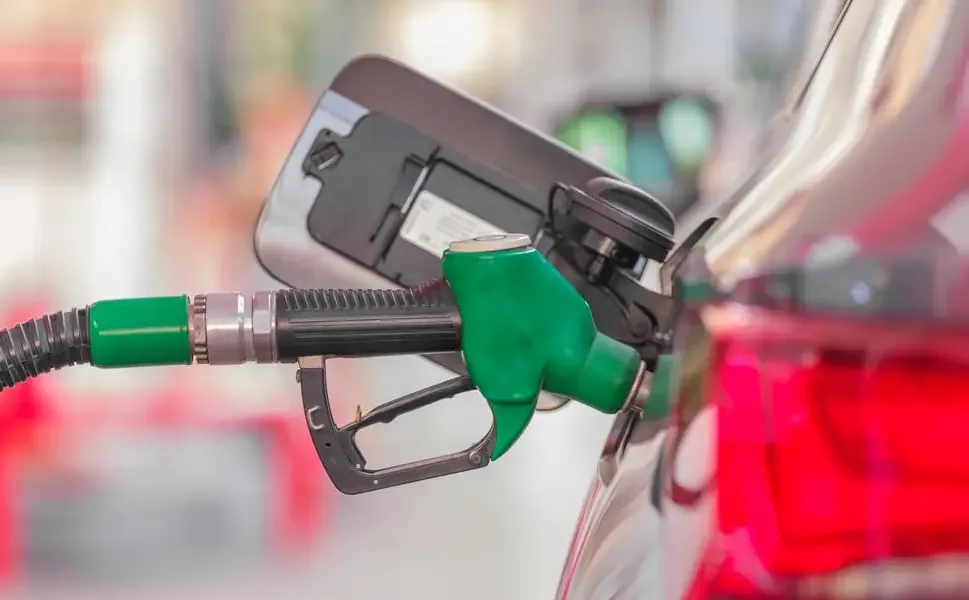Fransa'da 100 euro yakıt desteği için başvurular başladı