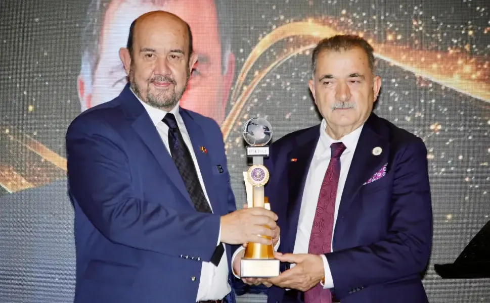 Turgut Torunoğulları Avrupa'da yılın iş insanı seçildi