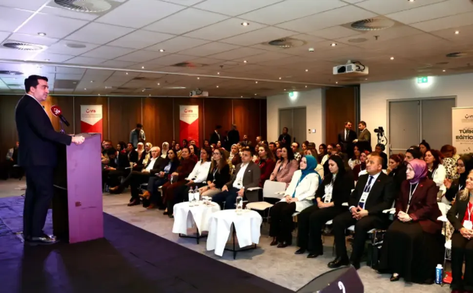 YTB'den Hollanda, Belçika ve Fransa'dan 90 Türkçe öğretmenine sertifika