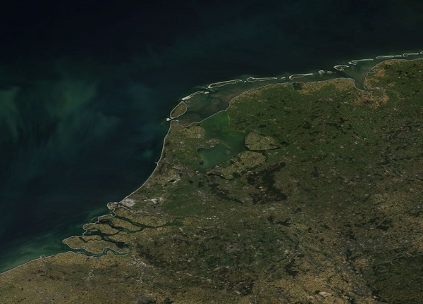Nederland_van_boven_NASA_12_aug_2022 02