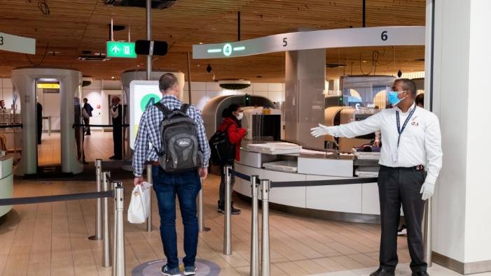 Schiphol havalimanı güvenlik personeline büyük oranda maaş zammı! Artık uzun kuyruklara son