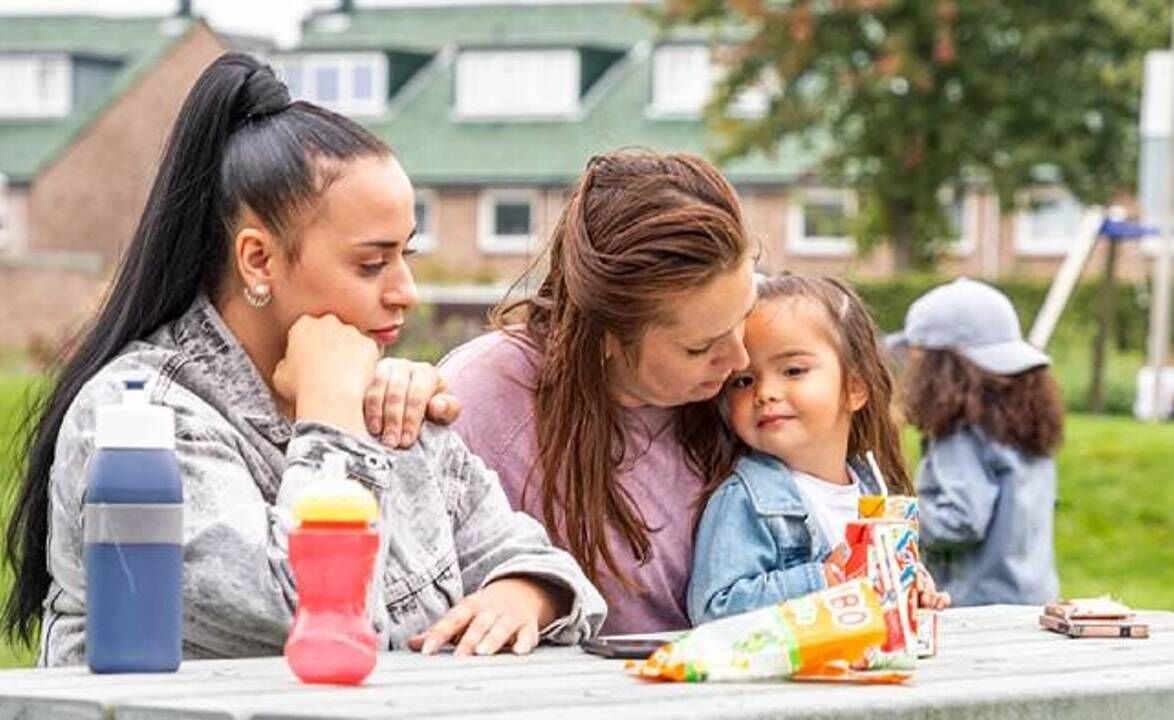 Hollanda’da sosyal yardım kesintisi planı iptal edildi, çocuk yardımı kesilecek