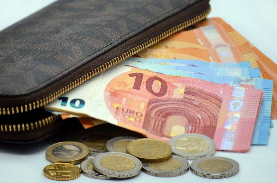 Hollanda’da hükümetin sosyal yardımlarda kesinti planına tepki