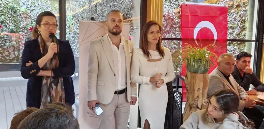 Frankfurt Baskonsolos Ilknur Akdevelioglu, Firat Cem Tuncel, Rana Ayhan Tuncel