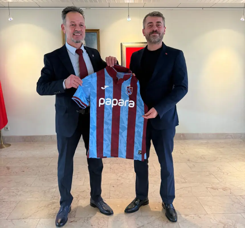 Trabzonblulkar Rotterdam 01