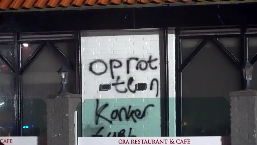 Türk Restorant Kundaklama 02