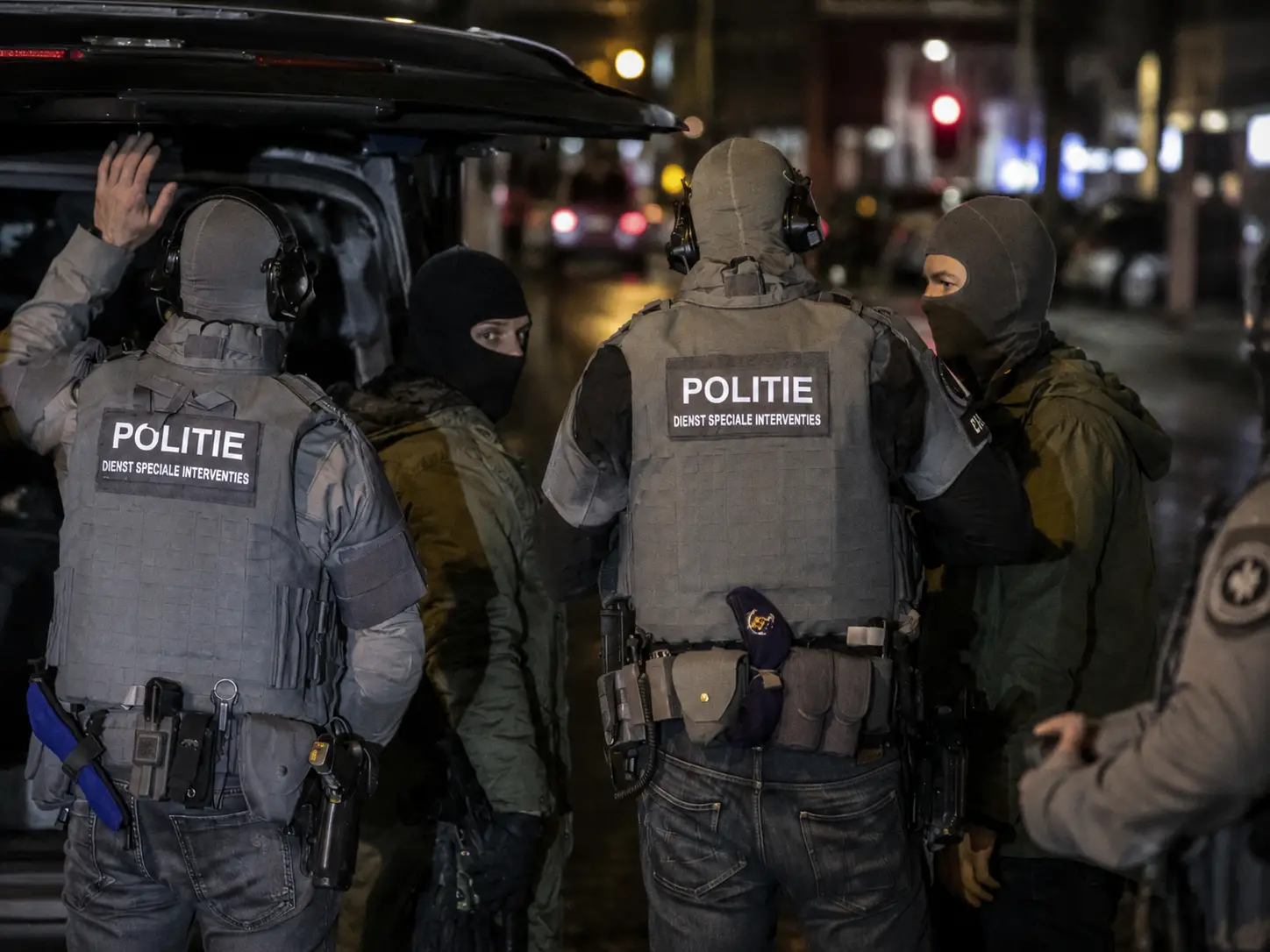 Hollanda'da sahte ihbarlar nedeniyle özel harekât yanlış evlere baskın düzenliyor