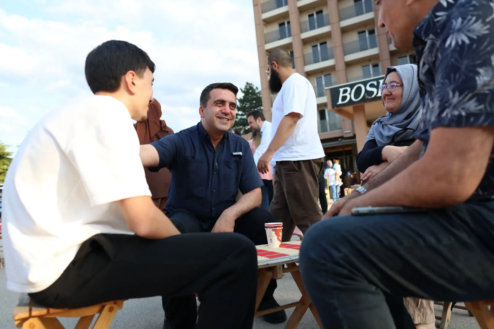 Ytb Başkanı Abdulhadi Turus Memleket Yolu'nda Vatandaşlarla Niş'te Buluştu