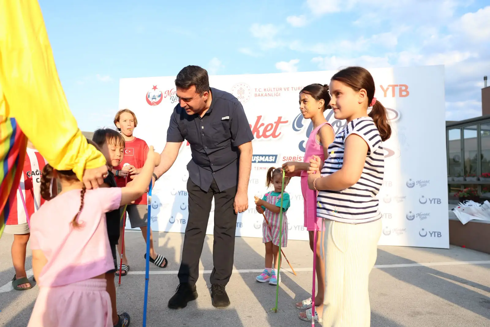 Ytb Başkanı Abdulhadi Turus Memleket Yolu'nda Vatandaşlarla Niş'te Buluştu3