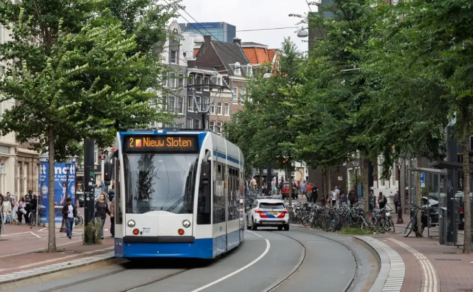 Amsterdam toplu taşıma ücretinde Avrupa’nın en pahalı ikinci başkenti