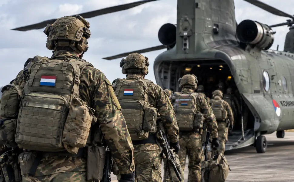 Hollanda’da 18-27 yaş arasındaki gençler zorunlu askerliğe çağrılabilir