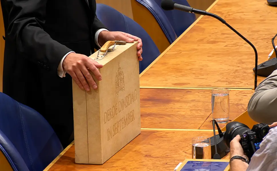 Hollanda'da 2027 bütçesi vatandaşın cebini nasıl etkileyecek?